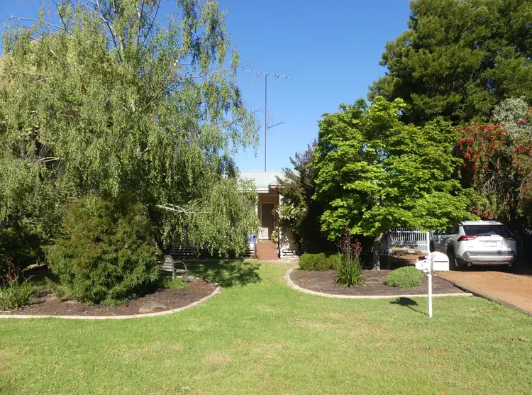 2 Thomas Street, Manjimup WA 6258