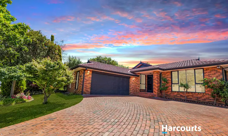 11 Pioneer Close, Vermont South VIC 3133
