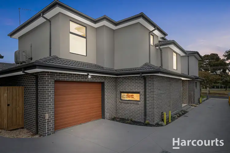 Main view of Homely townhouse listing, 2/40 Grenfell Road, Mount Waverley VIC 3149