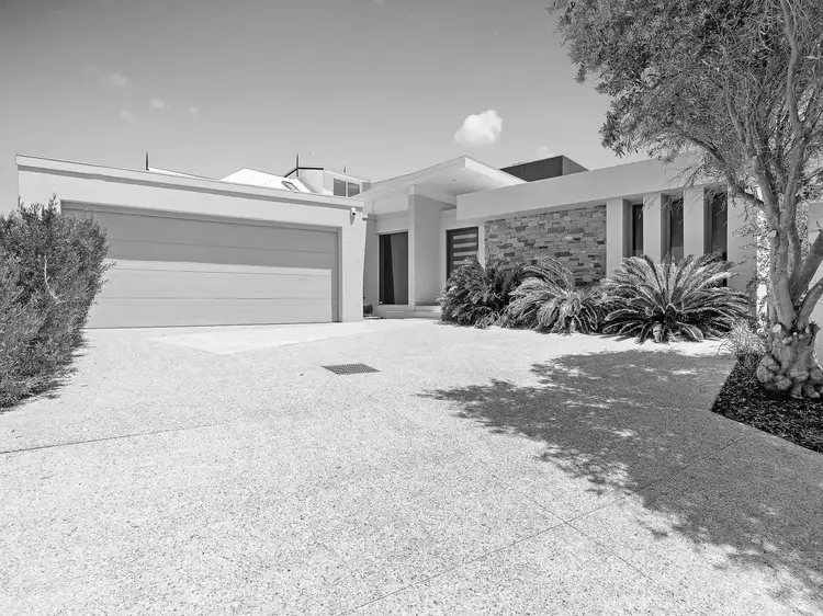 26 Hideaway Cove, Halls Head WA 6210