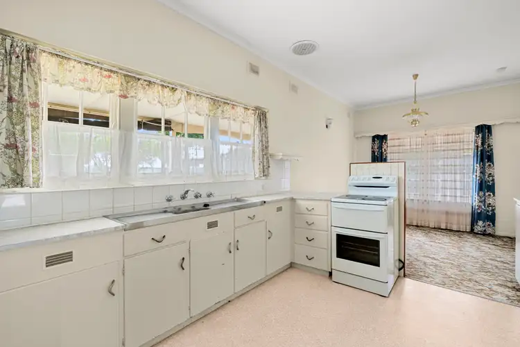 Sixth view of Homely house listing, 81 Nineteenth Street, Renmark SA 5341