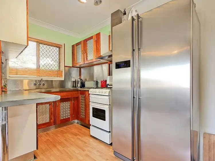 Second view of Homely apartment listing, 2/39 Barton Road, Balmoral QLD 4171