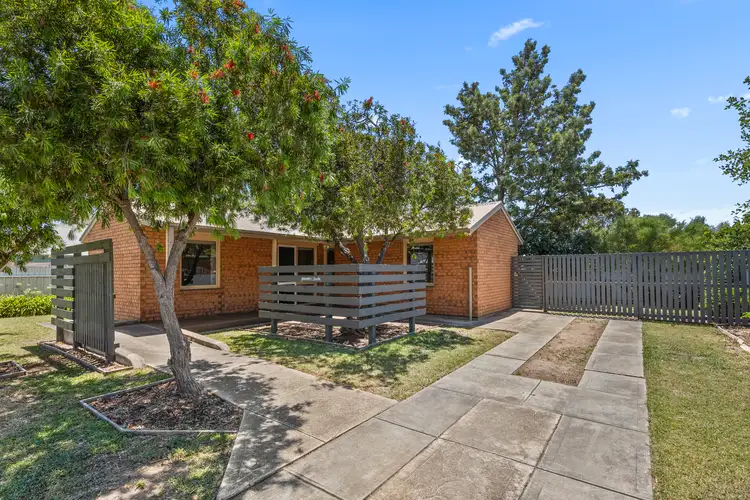 17 Mitchell Street East, Seaton SA 5023
