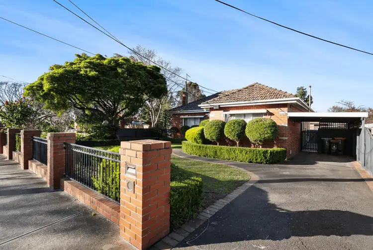 8 Edgoose Avenue