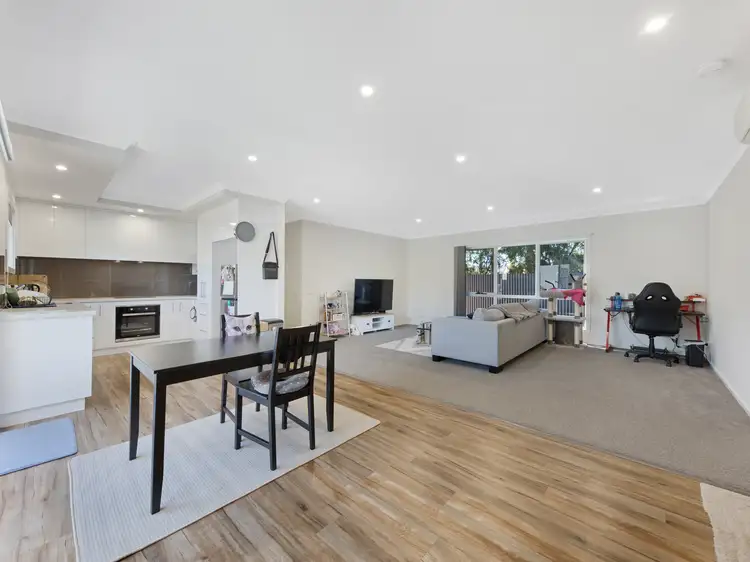 Third view of Homely townhouse listing, 2/6 Esmond Street, Wangaratta VIC 3677