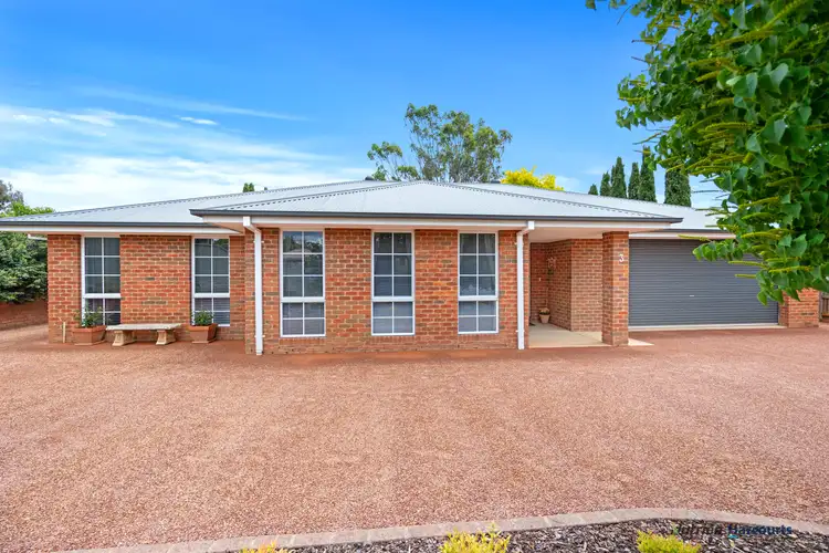 Second view of Homely house listing, 3 Briggs Court, Alexandra VIC 3714