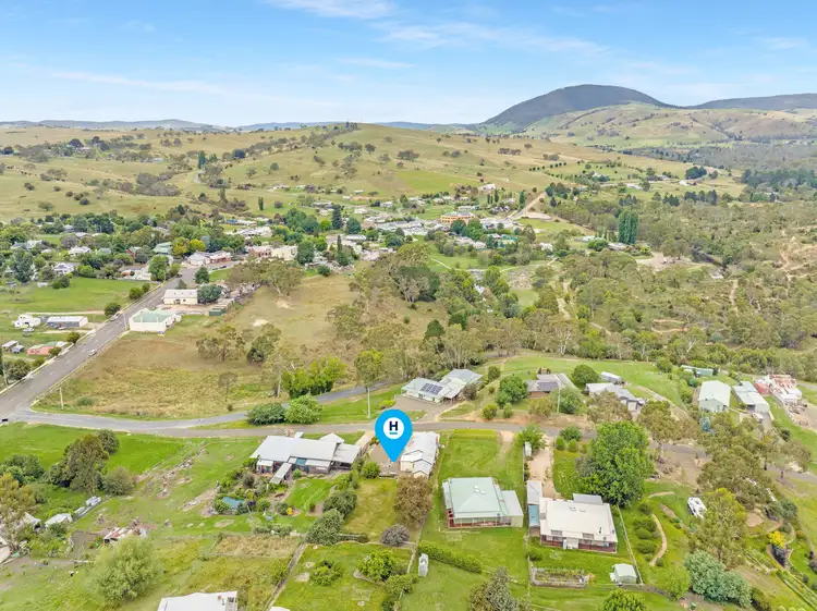 8 Crisp Street, Omeo VIC 3898