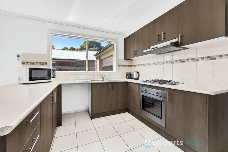 Third view of Homely house listing, 4 Samchelle Place, Pakenham VIC 3810