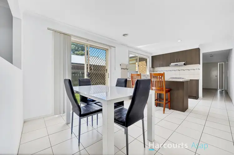 Fifth view of Homely house listing, 4 Samchelle Place, Pakenham VIC 3810
