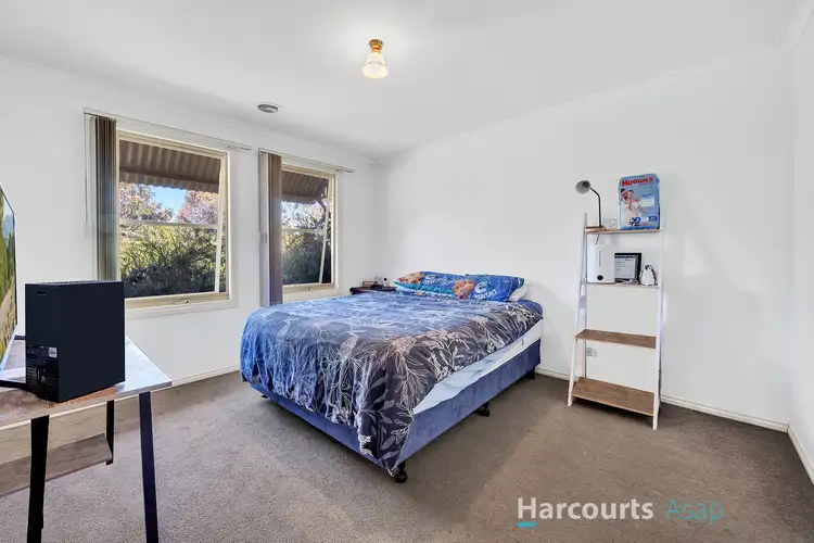 Seventh view of Homely house listing, 4 Samchelle Place, Pakenham VIC 3810