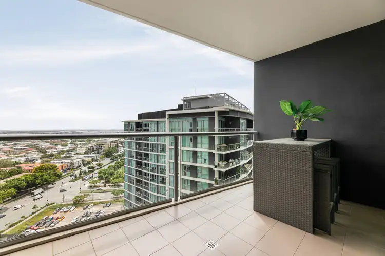 11803/8 Harbour Road, Hamilton QLD 4007