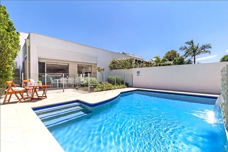 8011B Vista Drive, Benowa QLD 4217