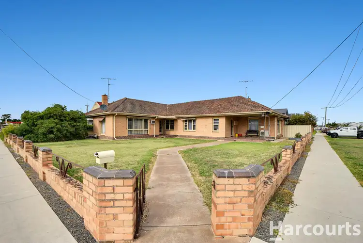 1 and 2/18 Urquhart, Horsham VIC 3400