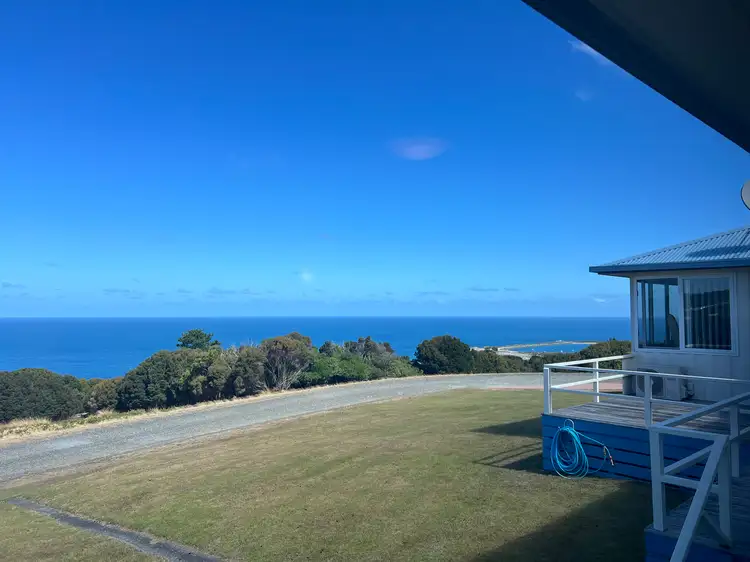 17 Boronia Drive, Grassy TAS 7256