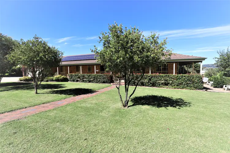 6 Matthews Street, Cootamundra NSW 2590