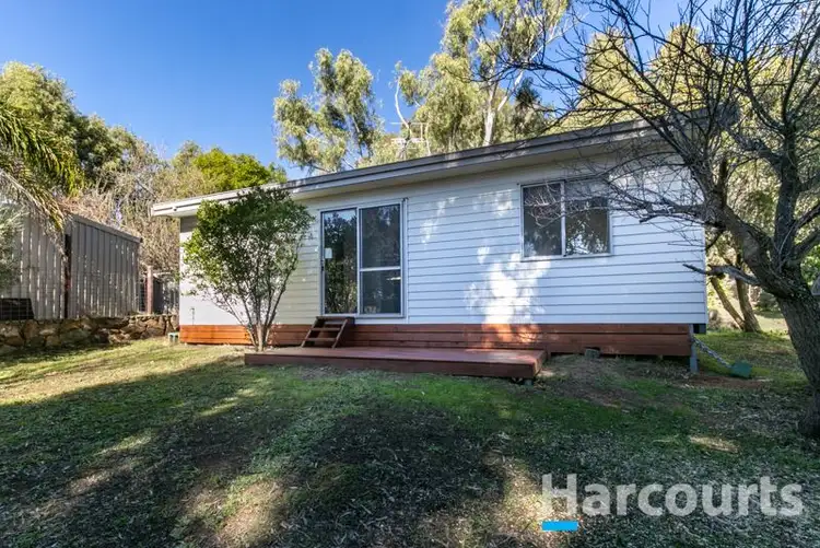 8 Church Street, Gingin WA 6503