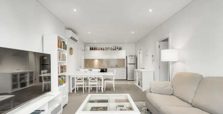 23 Frew Street