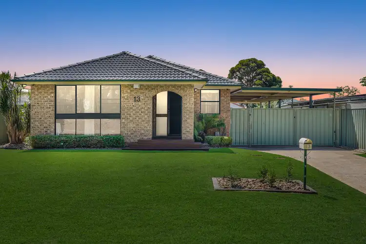 13 Daniel Parade, St Clair NSW 2759