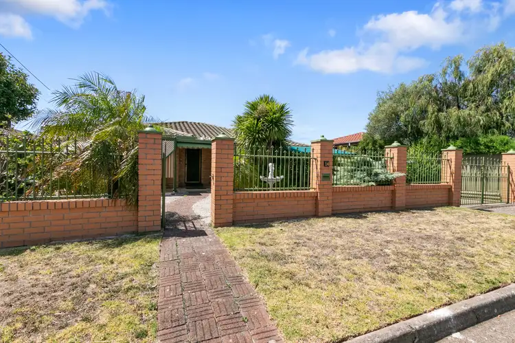 14 Rosemary Terrace, Morphett Vale SA 5162
