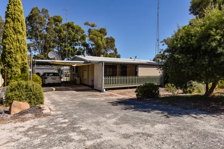 8 Chellew Street, Tintinara SA 5266