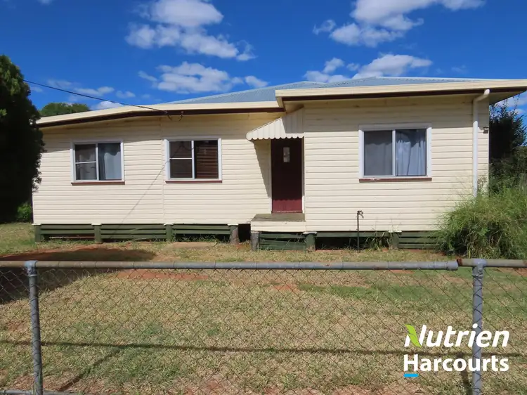 15 Evans Street, Chinchilla QLD 4413