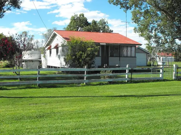 36 Warwick Street, Leyburn QLD 4365