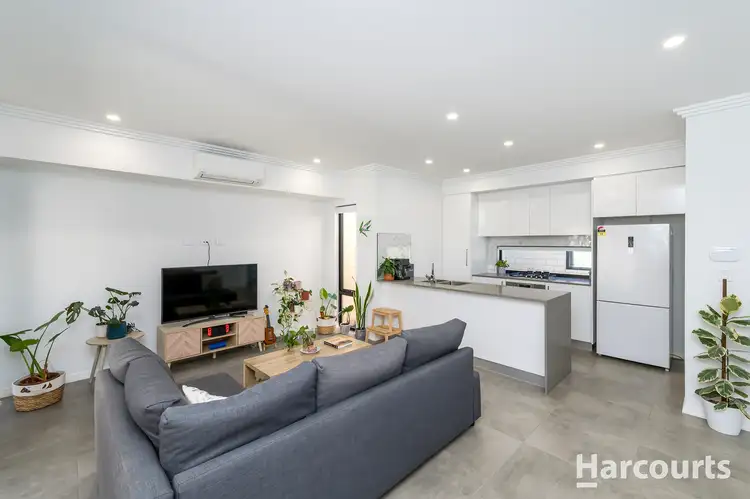 15 Churton Crescent