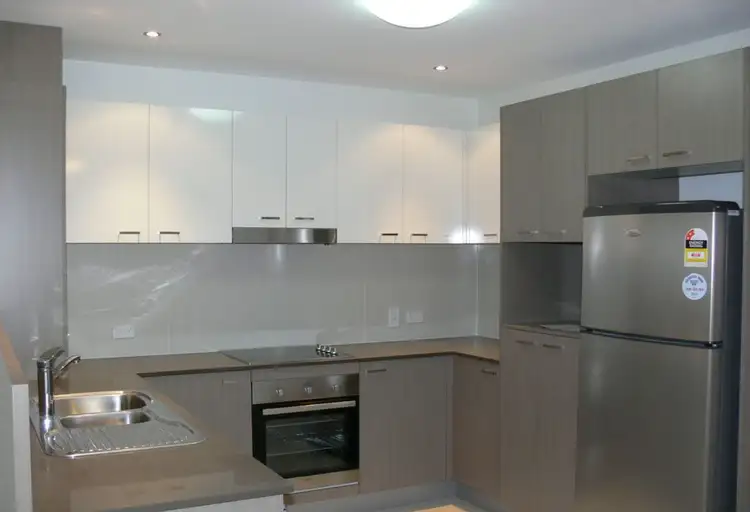 Second view of Homely unit listing, 21/11 Riding Road, Hawthorne QLD 4171