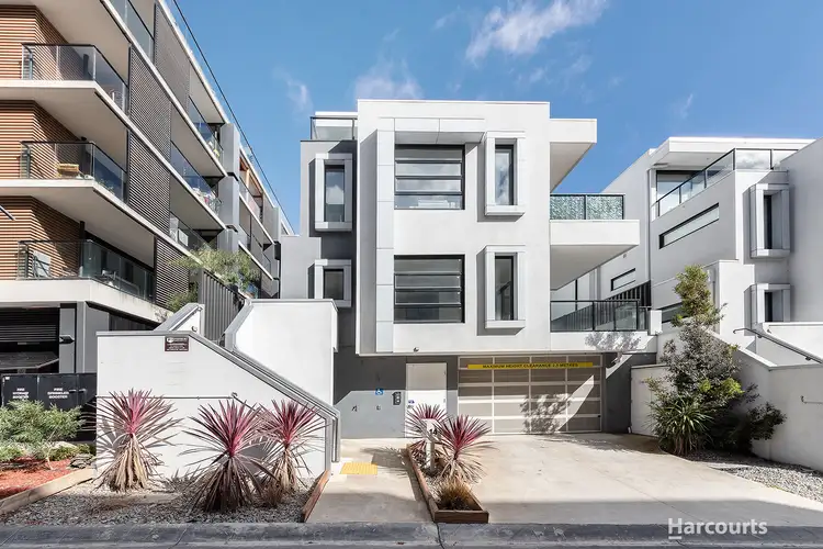 1/14 Red Hill Terrace, Doncaster East VIC 3109