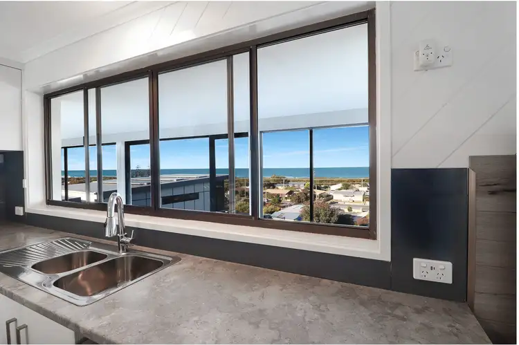 60 Scamander Avenue, Scamander TAS 7215