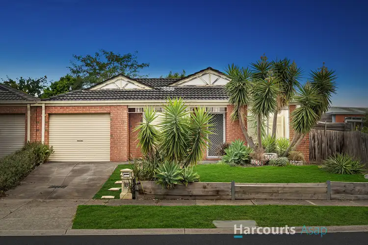 11 Fiander Close, Cranbourne East VIC 3977