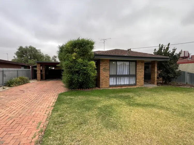 16 Lawrence Street, Horsham VIC 3400