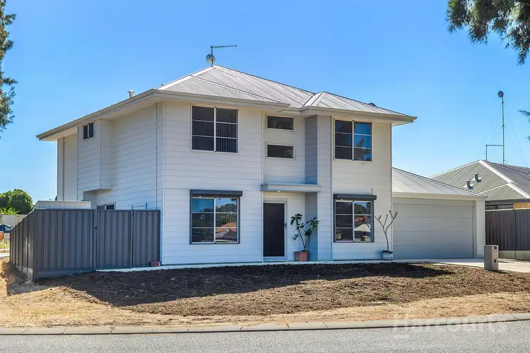 14 Carisbrooke Loop, Hocking WA 6065
