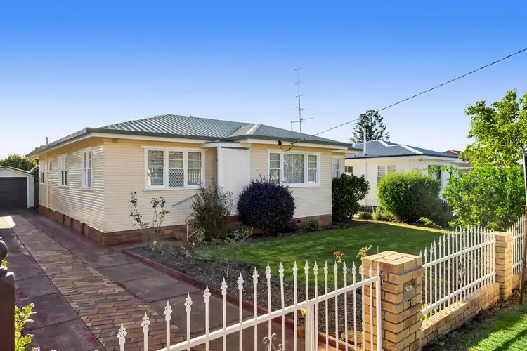 21 Monash Street, Newtown QLD 4350