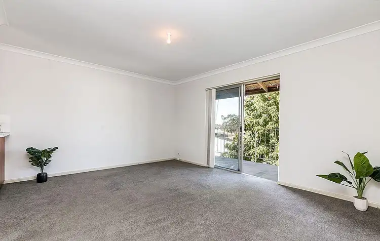 Fourth view of Homely flat listing, 10/4 Southend Road, Hamilton Hill WA 6163
