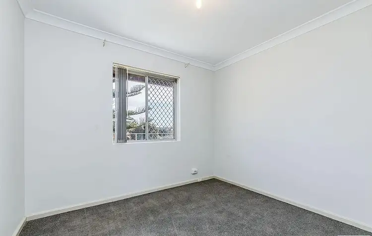 Sixth view of Homely flat listing, 10/4 Southend Road, Hamilton Hill WA 6163