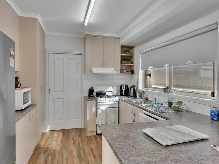 Second view of Homely townhouse listing, 2/5 Kathleen Court, Wangaratta VIC 3677