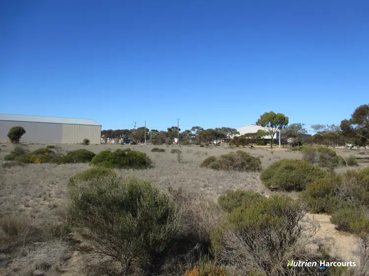 1 Sugg Road, Lake King WA 6356