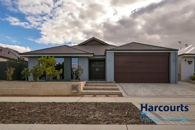 8 Stilton Pass, Aveley WA 6069