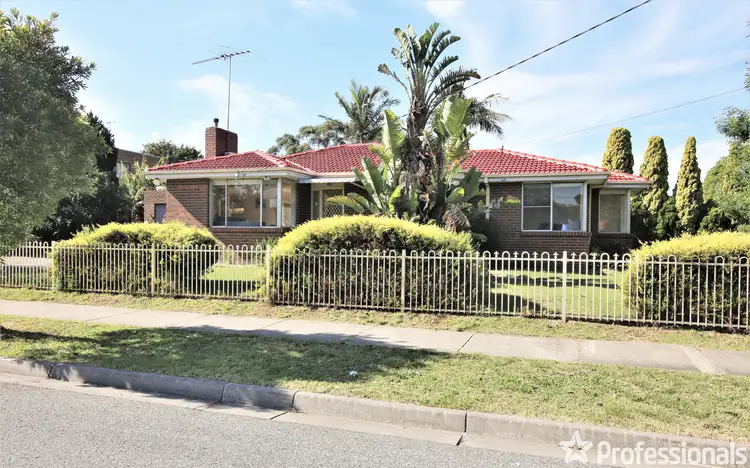 Main view of Homely house listing, 8 Greenridge Avenue, Narre Warren VIC 3805