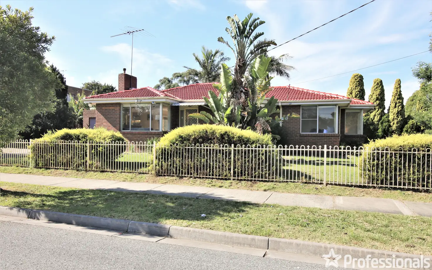 Main view of Homely house listing, 8 Greenridge Avenue, Narre Warren VIC 3805