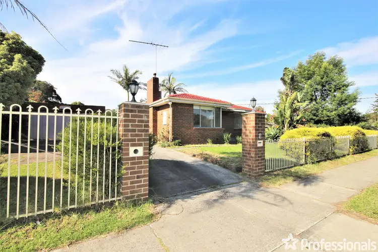 Second view of Homely house listing, 8 Greenridge Avenue, Narre Warren VIC 3805