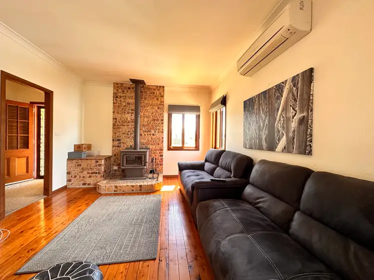 65 Molesworth Street, Tenterfield NSW 2372