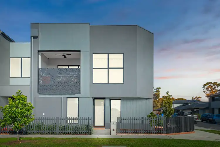 18 Aberfeldy Crescent, Cranbourne South VIC 3977