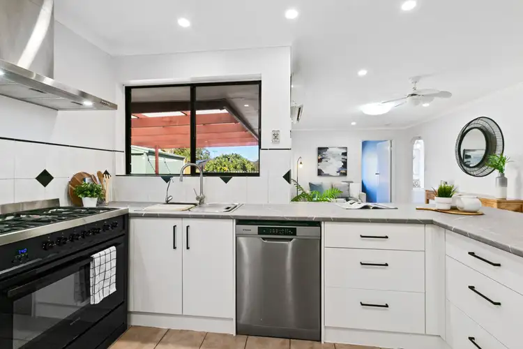 Sixth view of Homely house listing, 5 Felicity Court, Huntfield Heights SA 5163