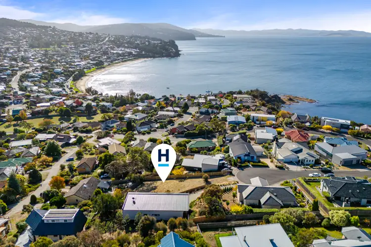 13 Steen Court, Blackmans Bay TAS 7052