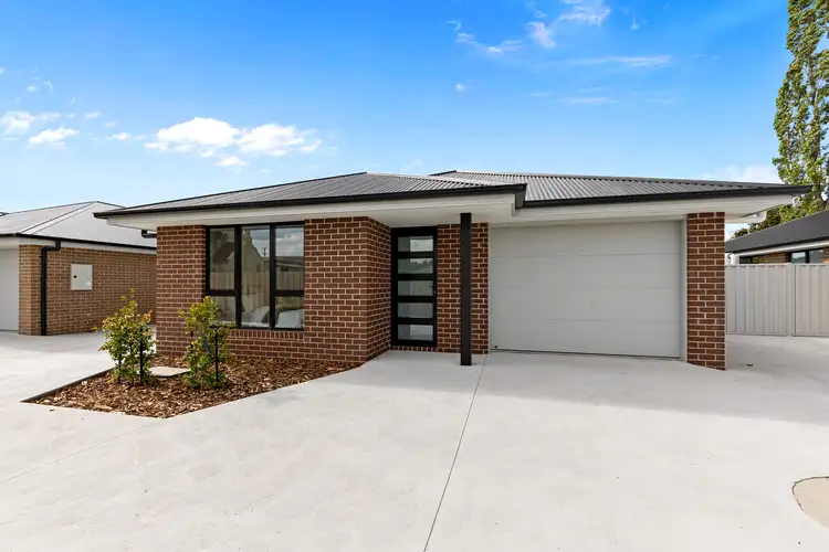 2-4/75 William Street, Westbury TAS 7303
