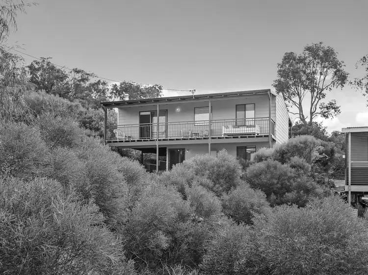 8 Lake View Road, Preston Beach WA 6215