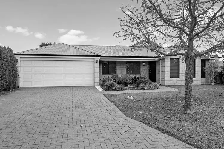 42 Glenelg Way, Meadow Springs WA 6210