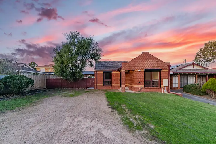 3 Satterly Way, Roxburgh Park VIC 3064